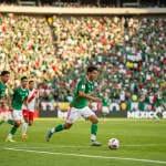 Nazionale messicana El Tri con la maglia verde durante una partita su campo da calcio